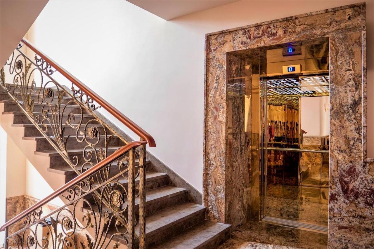 Hotel Boka Tirana Bagian luar foto