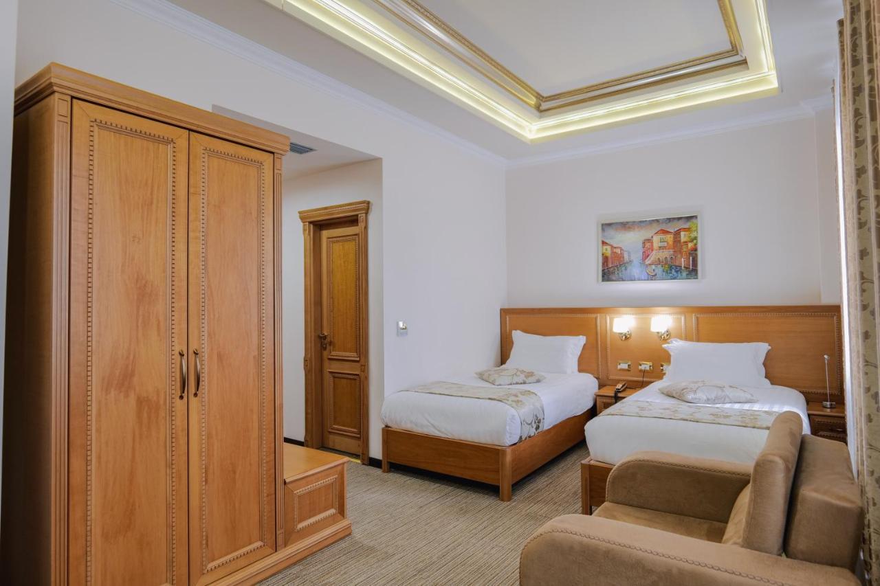 Hotel Boka Tirana Bagian luar foto