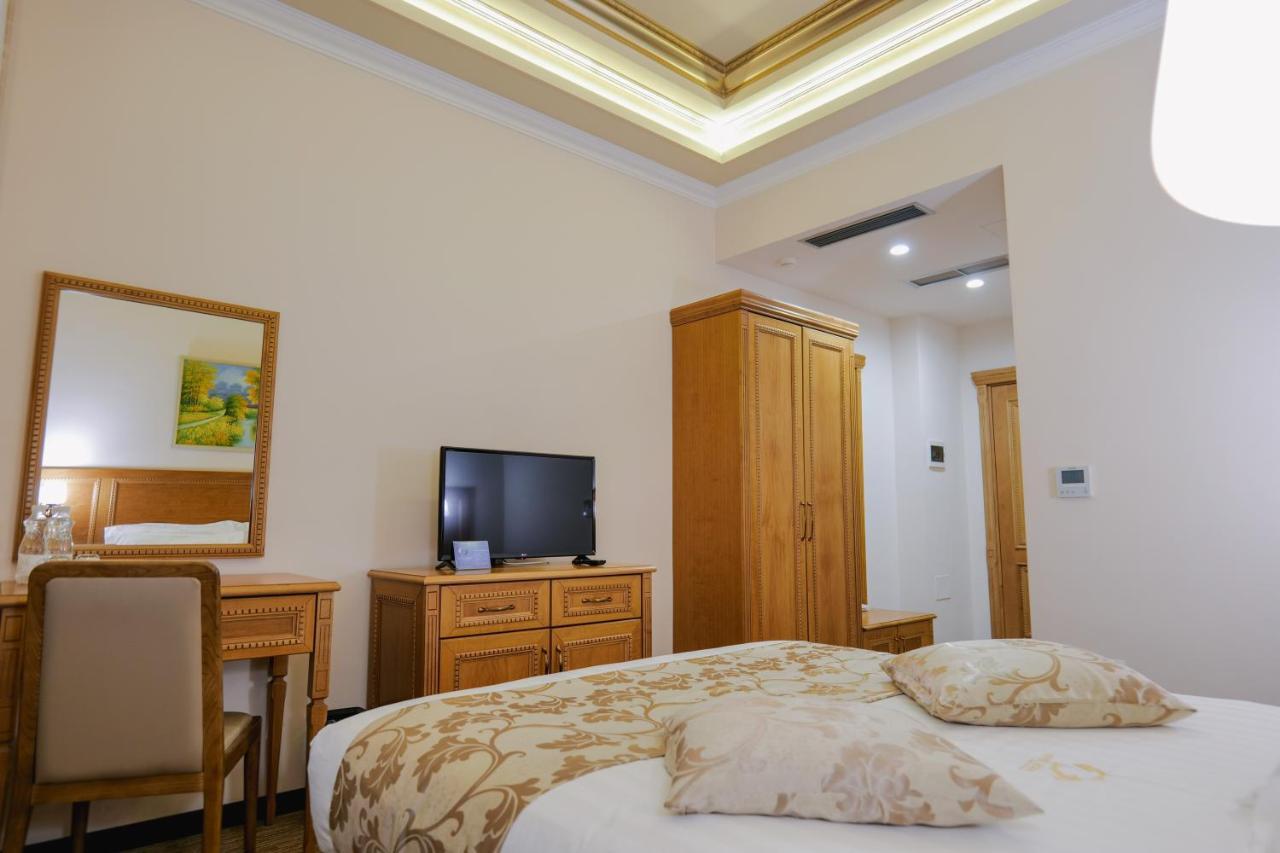 Hotel Boka Tirana Bagian luar foto