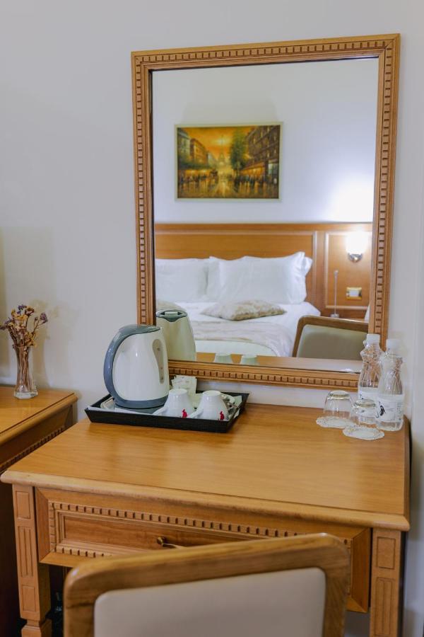 Hotel Boka Tirana Bagian luar foto