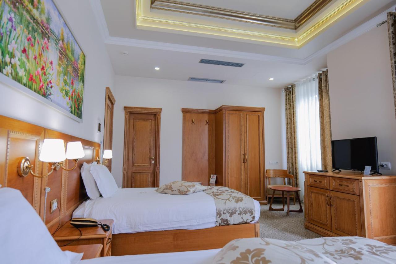 Hotel Boka Tirana Bagian luar foto