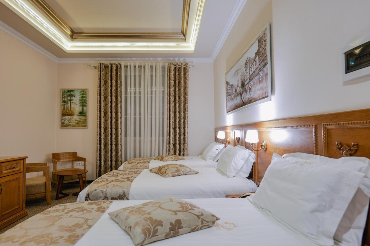 Hotel Boka Tirana Bagian luar foto