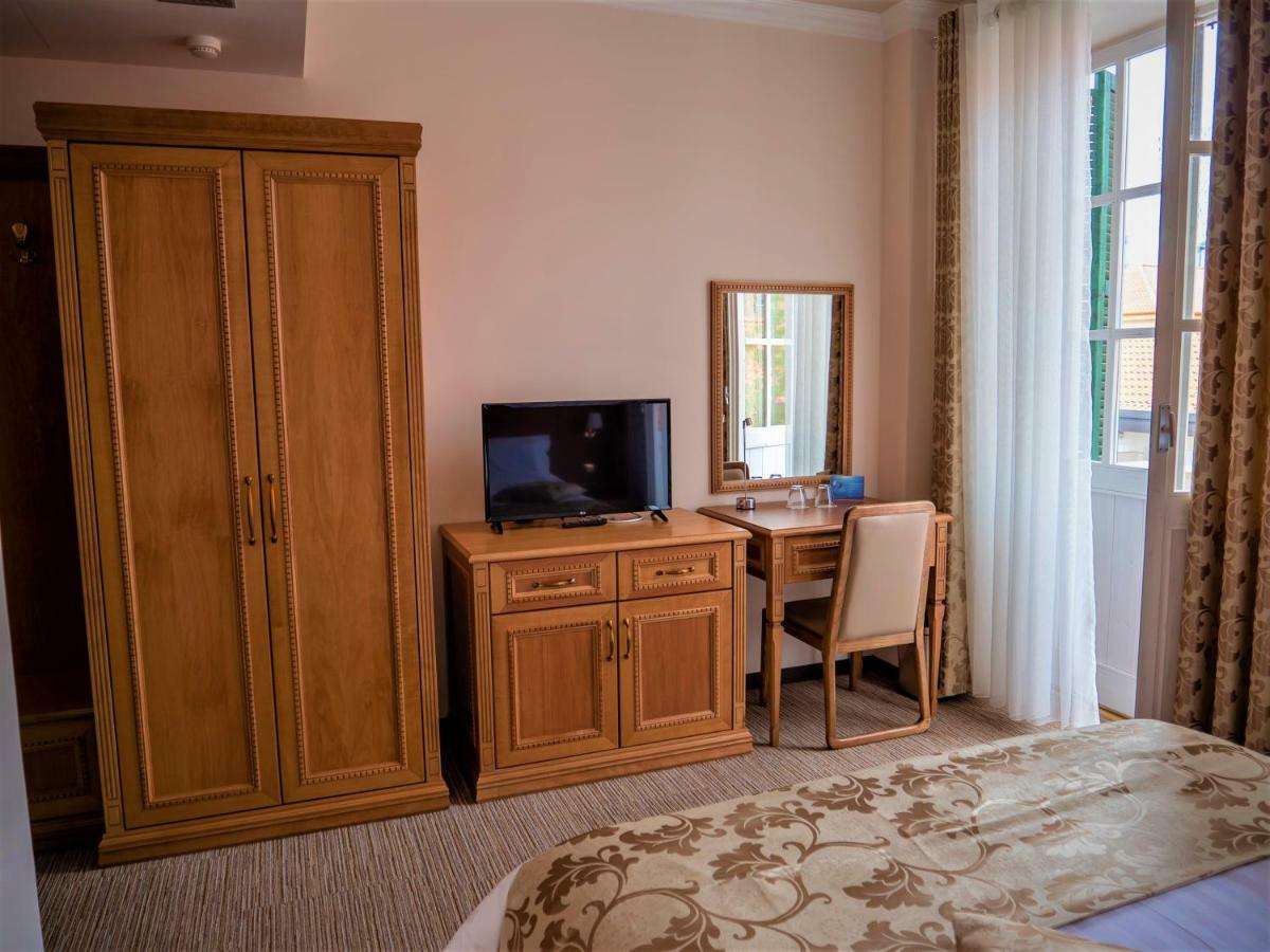 Hotel Boka Tirana Bagian luar foto