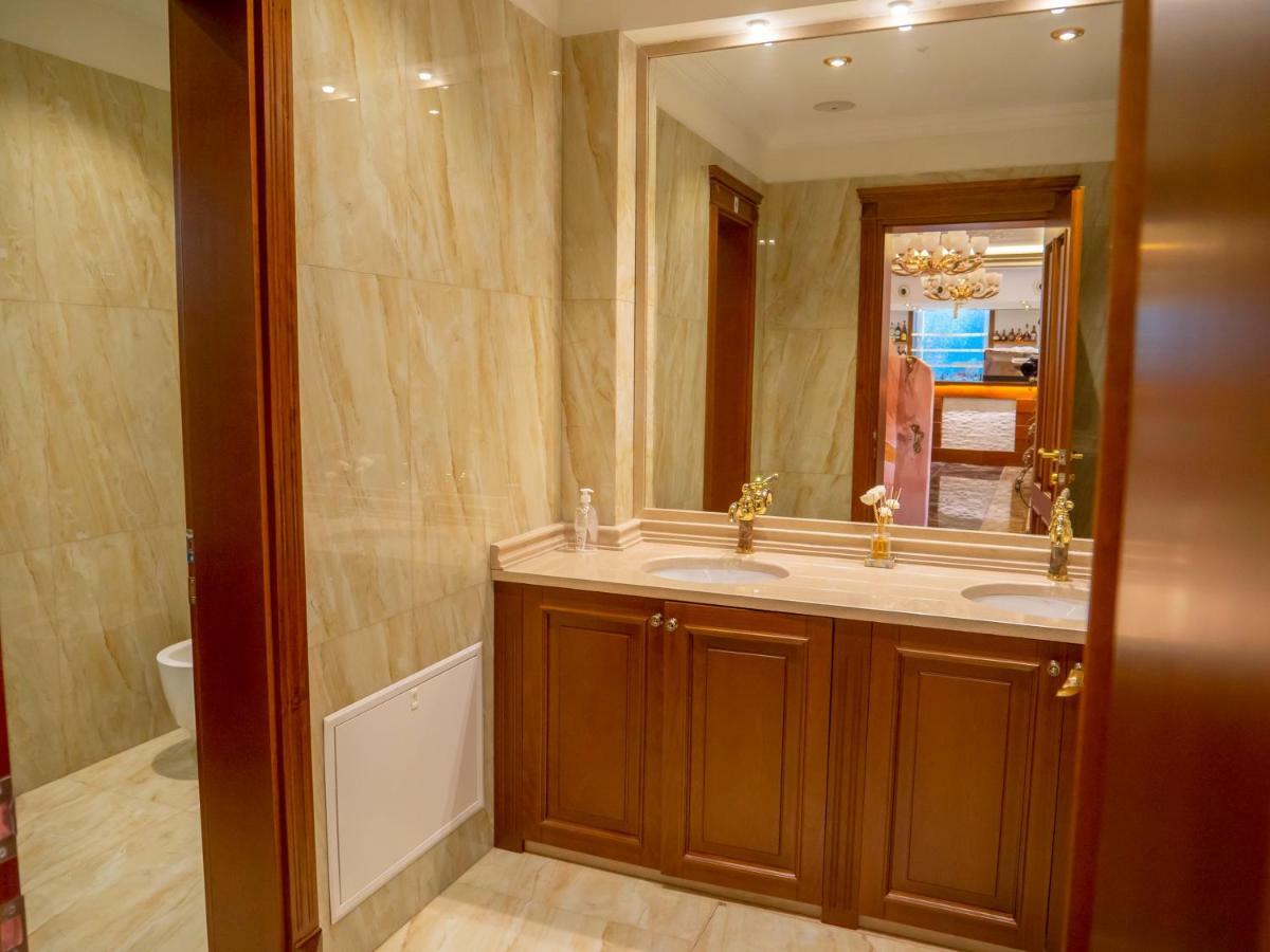 Hotel Boka Tirana Bagian luar foto
