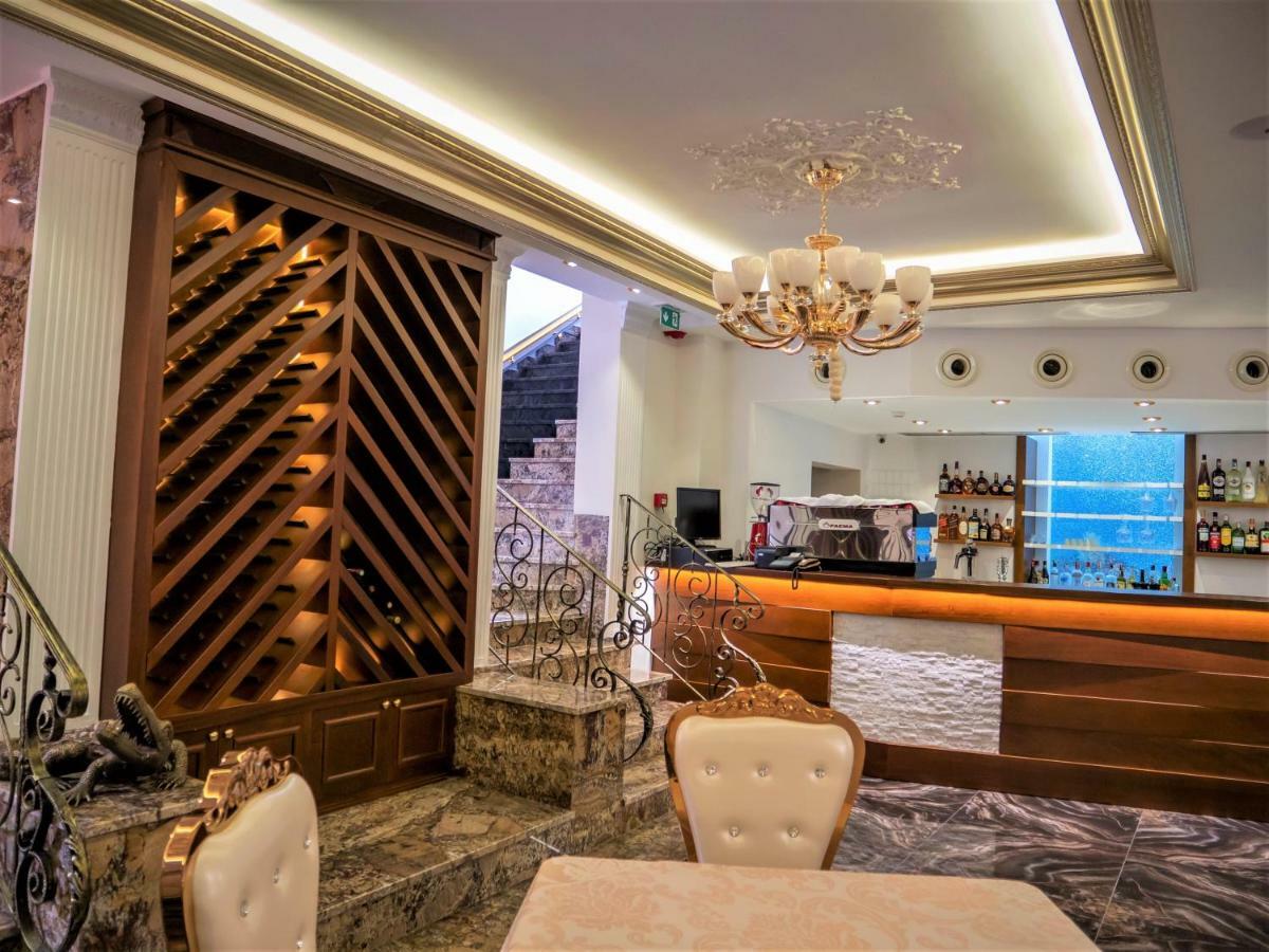 Hotel Boka Tirana Bagian luar foto