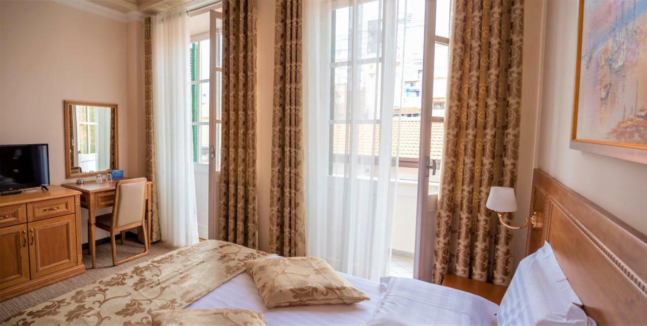 Hotel Boka Tirana Bagian luar foto