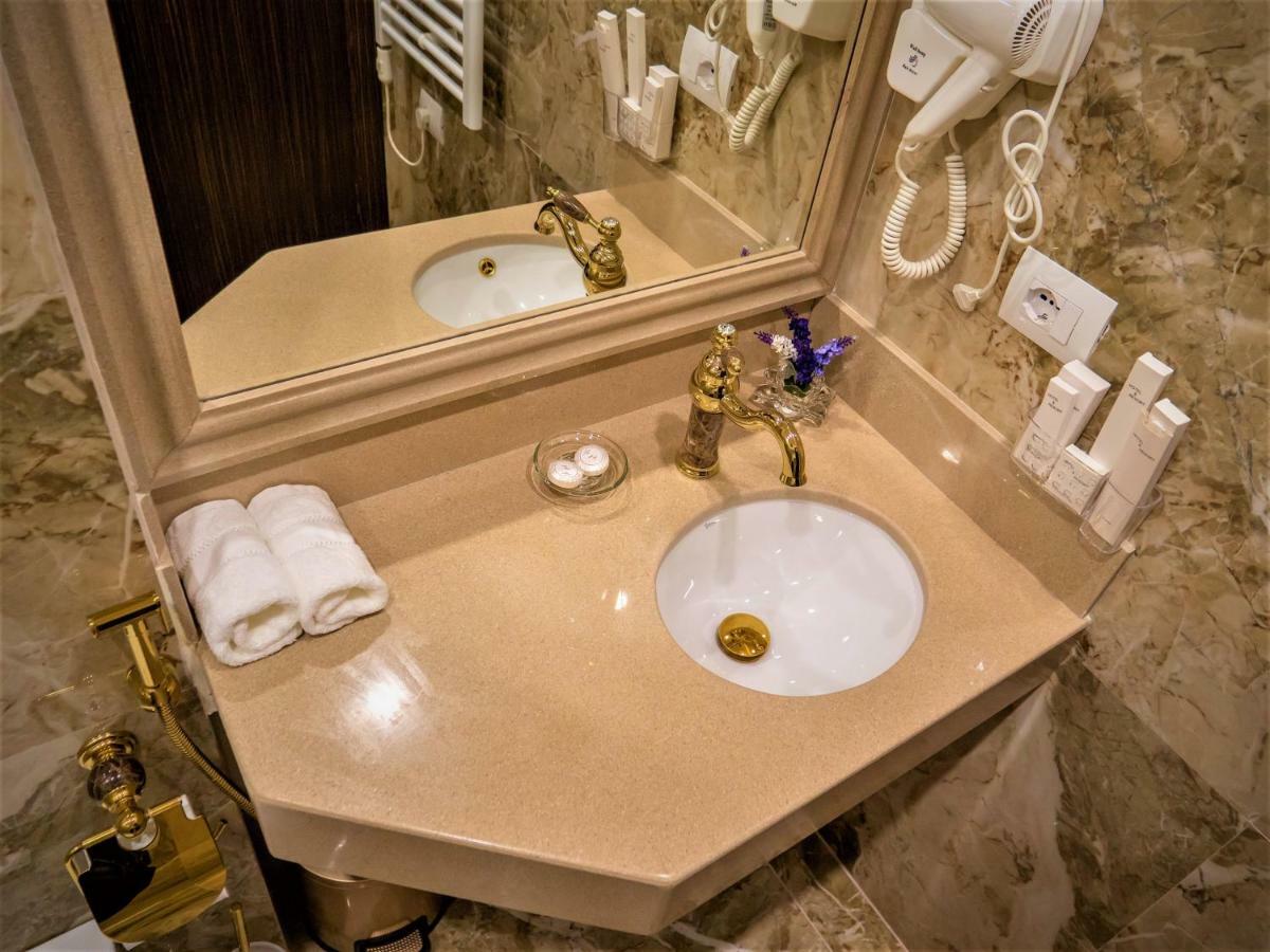 Hotel Boka Tirana Bagian luar foto
