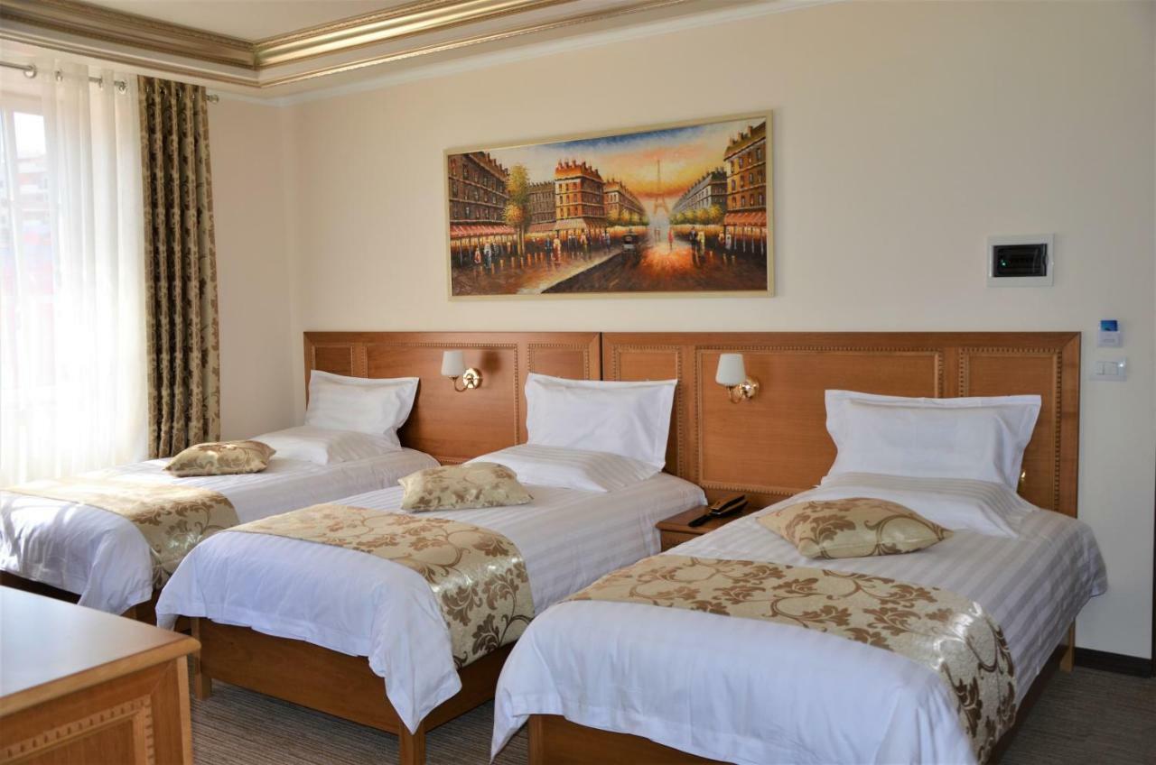 Hotel Boka Tirana Bagian luar foto